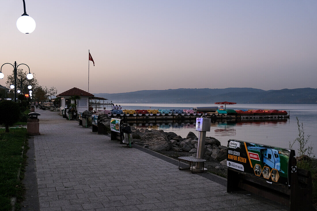 View of Lake Sapanca (Sapanca Golu) a fresh water lake between the Gulf of Izmit and the Adapazari Meadow, Sapanca region, Turkey, Eurasia