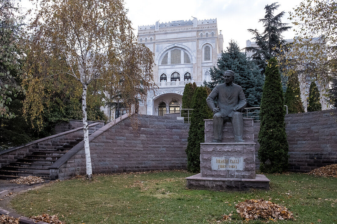 Detail des 1930 unter der Leitung von Mustafa Kemal Atatürk eröffneten Staatlichen Kunst- und Skulpturenmuseums, ein Museum für bildende Kunst und Skulptur, Ankara, Anatolien, Türkei, Eurasien