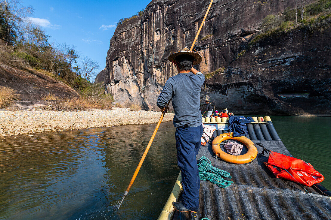 Rafting auf dem Fluss der Neun Kurven, Wuyi-Gebirge, UNESCO-Welterbe, Fujian, China, Asien