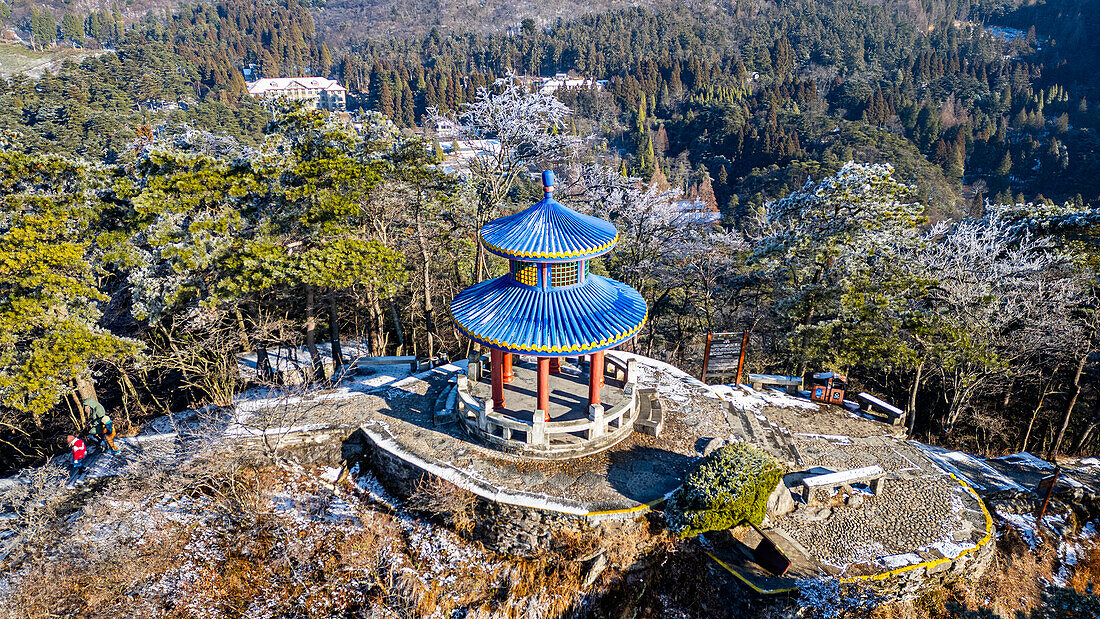 Luftaufnahme des Hanpo-Passes, Berg Lu (Lushan), UNESCO-Weltkulturerbe, Jiujiang, Jiangxi, China, Asien