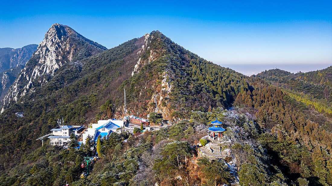 Aerial of Hanpo Pass, Mount Lu (Lushan), UNESCO World Heritage Site, Jiujiang, Jiangxi, China, Asia