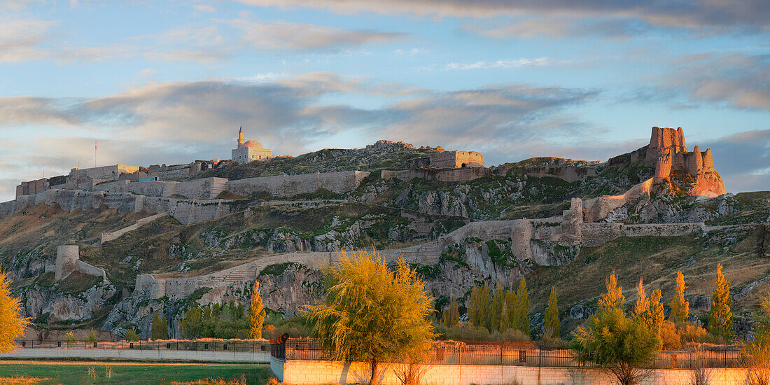 Burg von Van bei Sonnenuntergang, Van, Anatolien, Türkei, Kleinasien, Asien