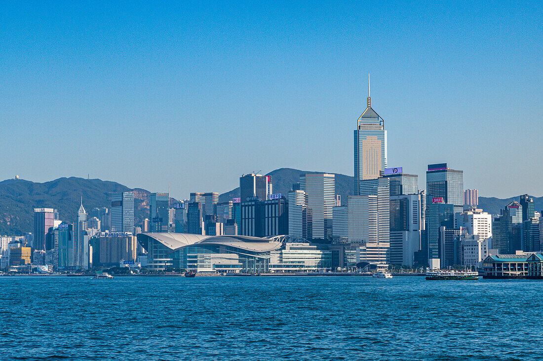 Hochhäuser im Victoria-Hafen, Hongkong, China, Asien