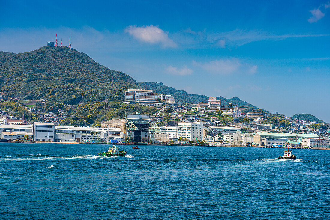 Der Hafen von Nagasaki, Kyushu, Japan, Asien