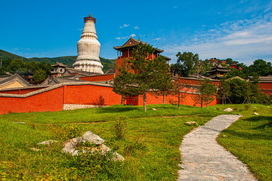 Der Klosterkomplex des Wudai Shan (Berg Wutai), UNESCO-Weltkulturerbe, Shanxi, China, Asien