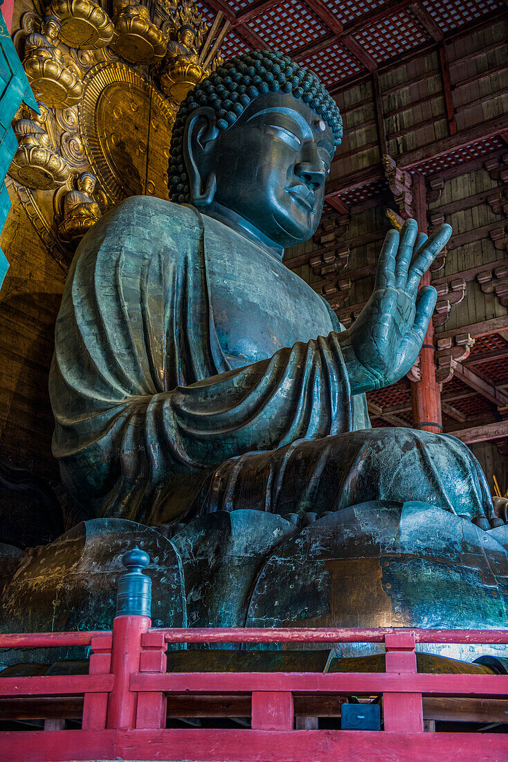 Big Buddha, Daibutsuden (Big Buddha Hall), Todaiji Temple, UNESCO World Heritage Site, Nara, Kansai, Honshu, Japan, Asia