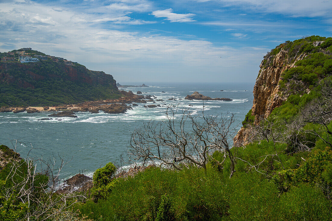 Blick auf die Heads-Felsenküste vom Featherbed Nature Reserve, Knysna, Garden Route, Westkap, Südafrika, Afrika