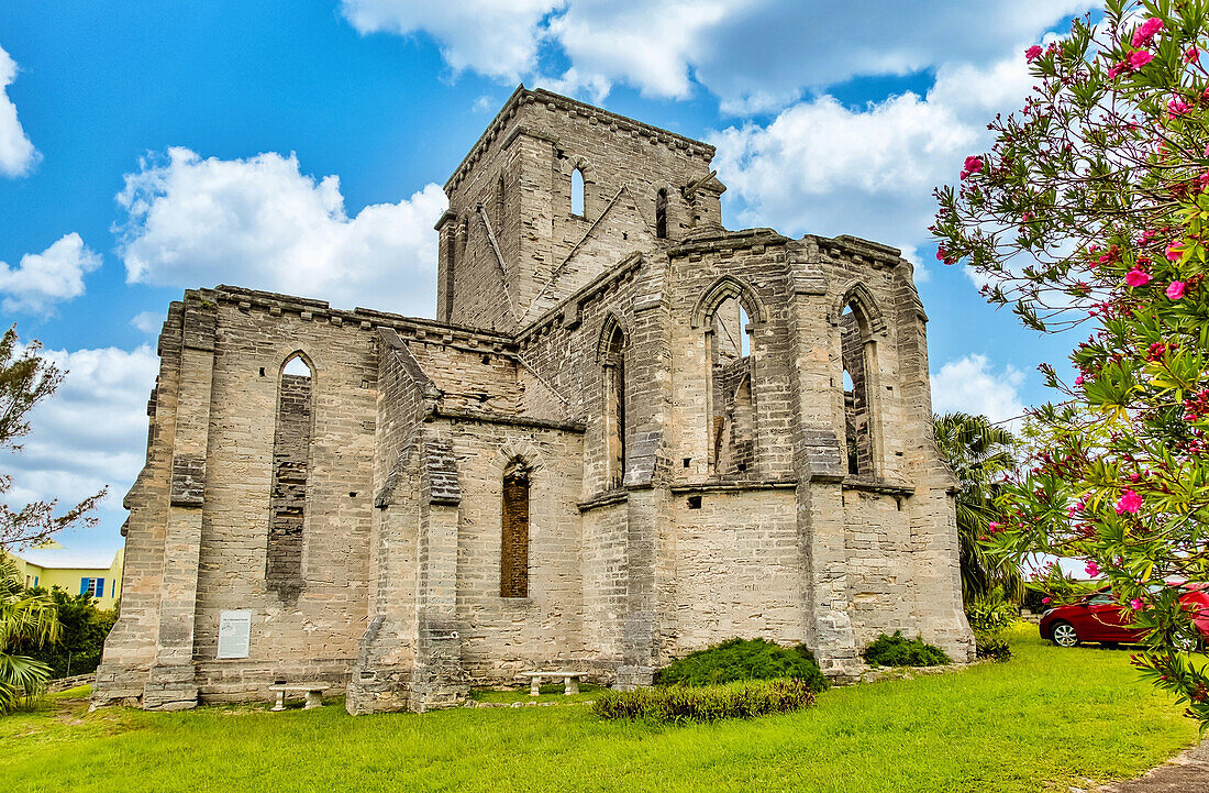 The Unfinished Church in St. George's, started in 1874, but never finished, the Church is now a popular venue for weddings, St. George's, Bermuda, North Atlantic, North America