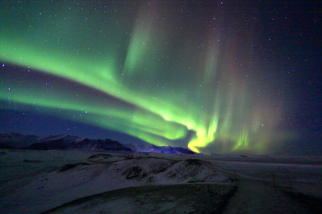 Aurora Borealis (Nordlicht) von der Gletscherlagune Jokulsarlon, Südisland, Polargebiete