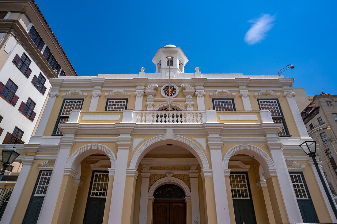 View of Iziko Old Town House Museum on Greenmarket Square, Cape Town, Western Cape, South Africa, Africa