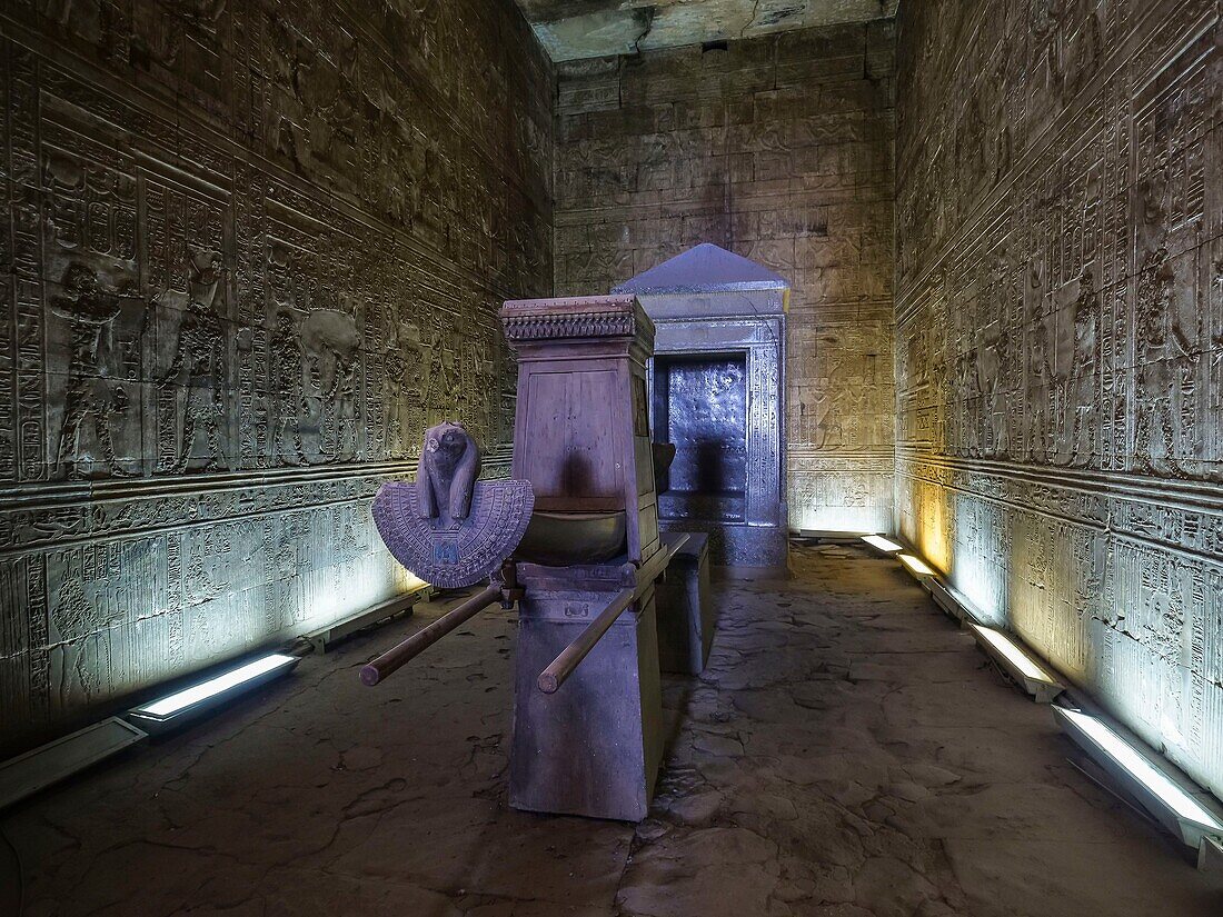 Egypt, Upper Egypt, Edfu, temple of Edfu or Temple of Horus, temple or Naos, barge of Horus single stretcher