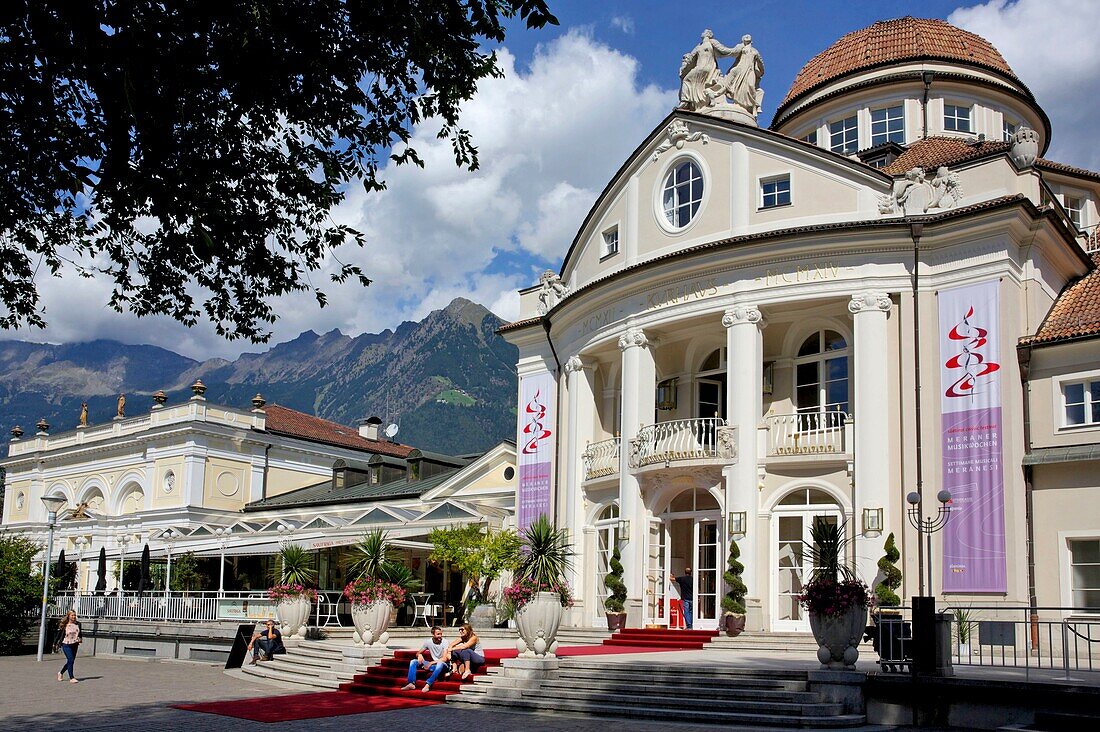 Italien, autonome Provinz Bozen, Meran, Jugendstilgebäude des Kurhauses am Corso Liberta