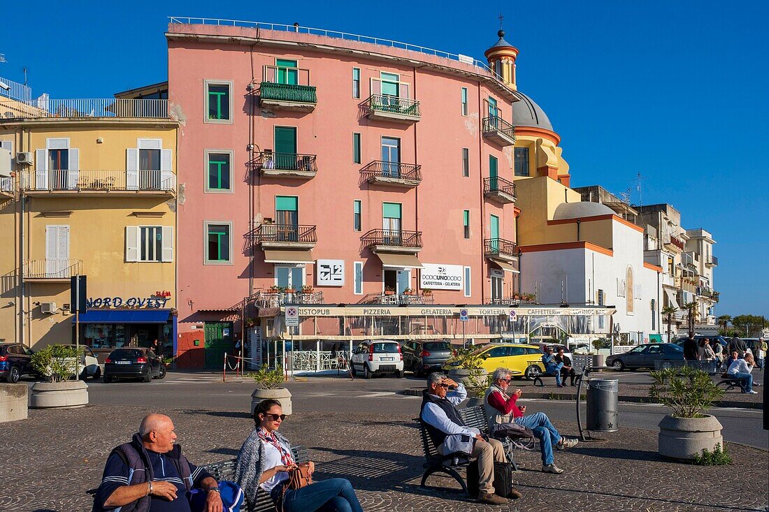 Italien, Kampanien, Gebiet Neapel, Pozzuoli, Hafen