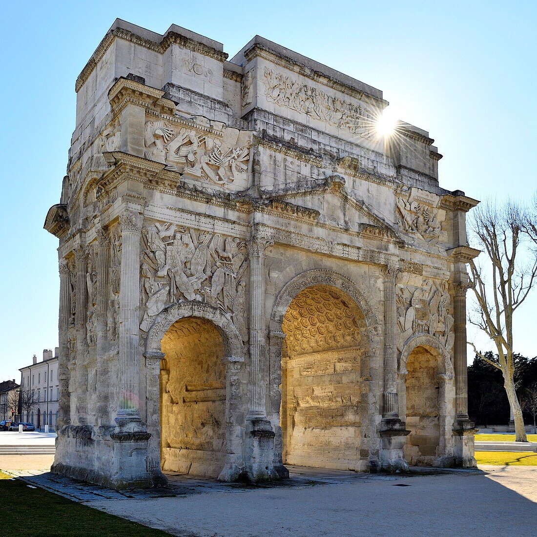 France, Vaucluse, Orange Avenue Marechal de Lattre Tassiny, Arc de Triomphe, historical monument