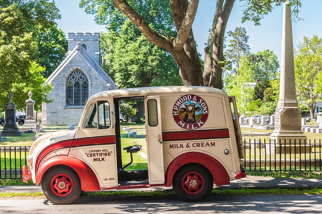 United States, New England, Massachusetts, Cape Ann, Gloucester, Fourth of July Parade, 1950s-era H.P. HOOD milk delivery truck