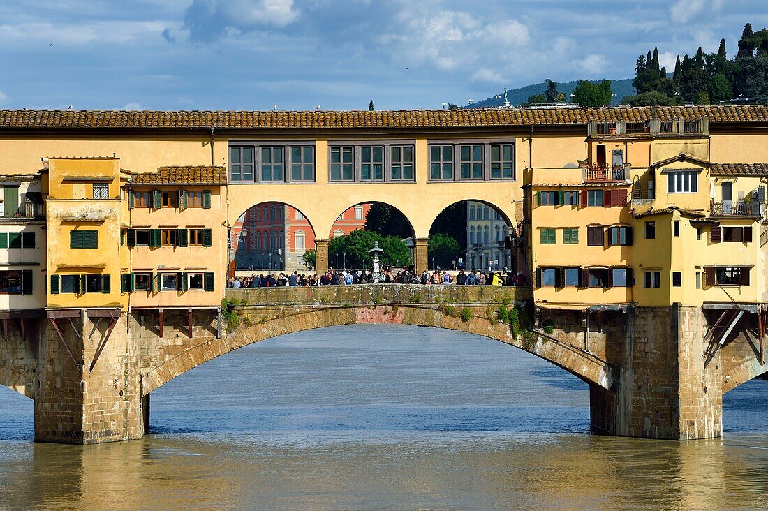 Italien, Toskana, Florenz, von der UNESCO zum Weltkulturerbe erklärt, Ponte Vecchio am Arno