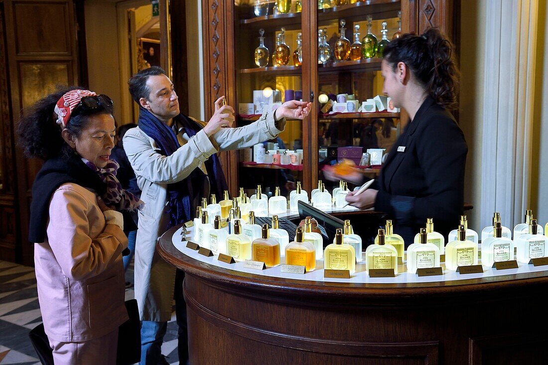 Italy, Tuscany, Florence, listed as World Heritage by UNESCO, Officina profumo, farmaceutica di Santa Maria Novella, former Italian apothecary pharmacy turned into perfume and body care distillery and shop, cologne