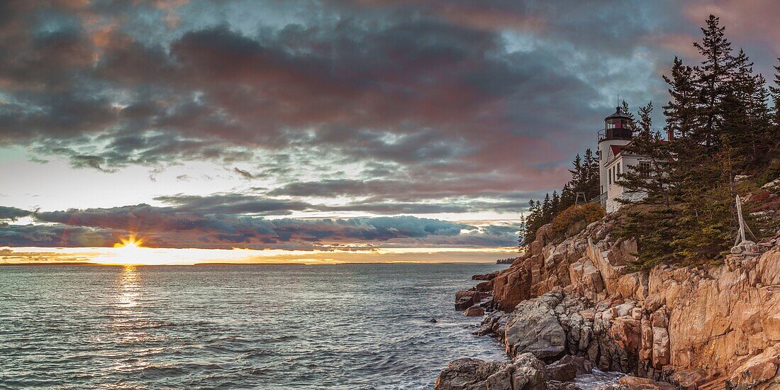 United States, Maine, Mt. Desert Island, Acadia National Park, Bass Harbor, Bass Harbor Head Lighthouse, autumn, dusk