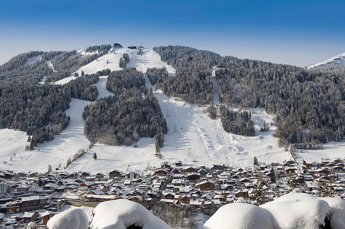 France, Haute Savoie, massif of Chablais, the Portes du Soleil, Morzine the snow front and the track of Pleney