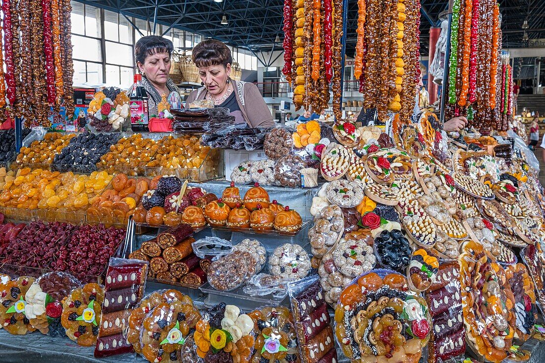 Armenien, Eriwan, GUM-Markt, überdachter Markt für armenische Spezialitäten, Verkauf von Süßwaren