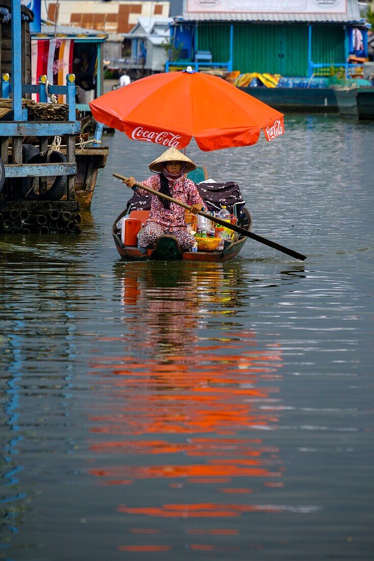 Cambodia, Kampong Cham province, Kampong Cham or Kompong Cham, floating village with a khmer and vieynamese community