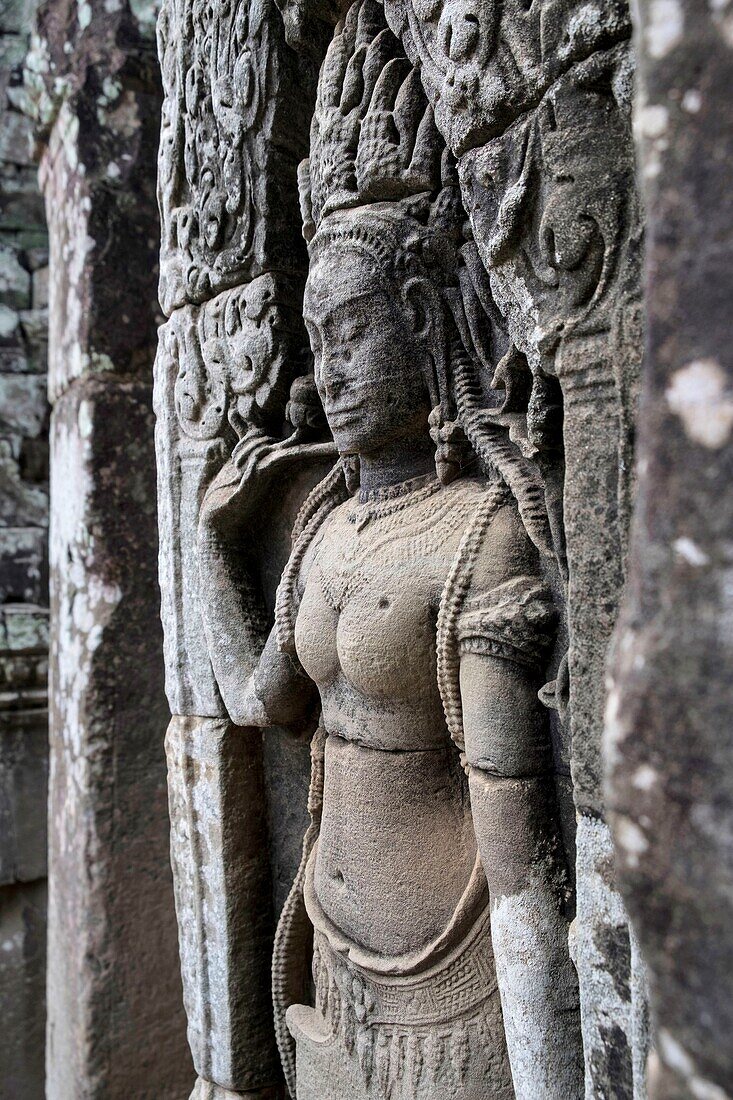 Kambodscha, Angkor auf der Welterbeliste der UNESCO, Tempel von Baphuon, erbaut von König Udayaditiavarman II um 1060, Apsara oder Devadata