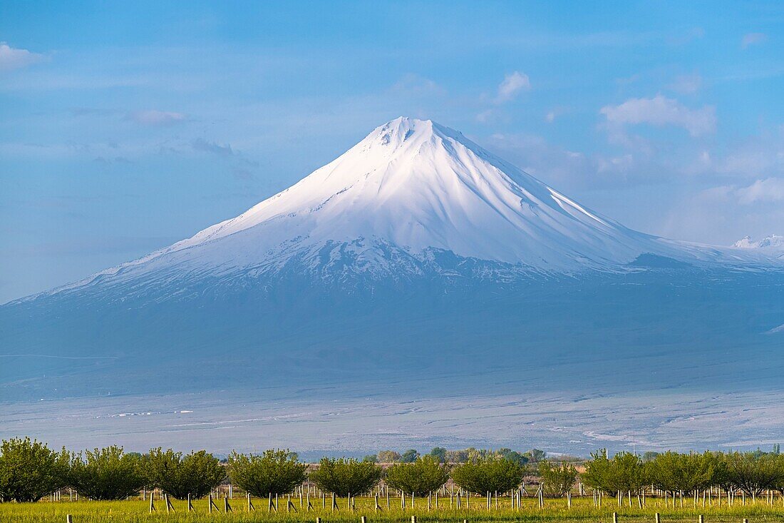 Armenia, Ararat region, Mount Ararat in the extreme east of Turkey