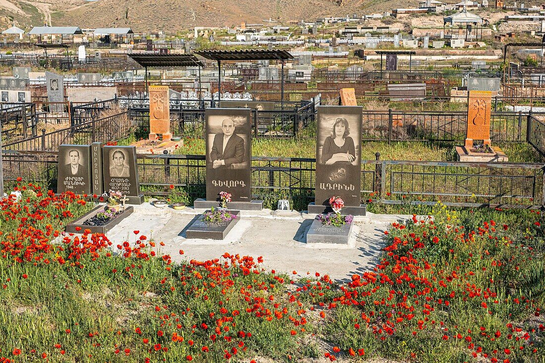 Armenien, Ararat-Gebiet, Friedhof am Fuße des Klosters Khor Virap