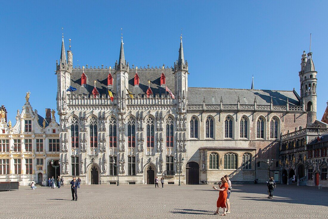 Belgien, Westflandern, Brügge, historisches Zentrum, von der UNESCO zum Weltkulturerbe erklärt, gotisches Rathaus aus dem Jahr 1376