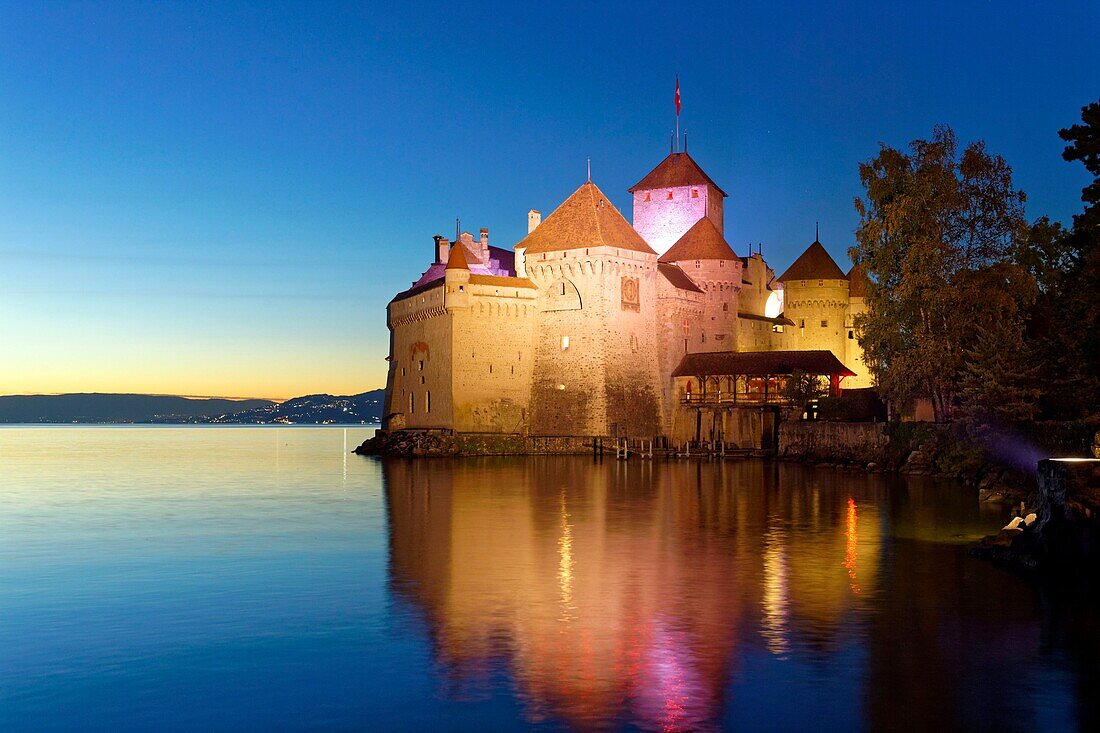 Suisse, Canton of Vaud, Lake Geneva, Veytaux, Chillon Castle at South Montreux