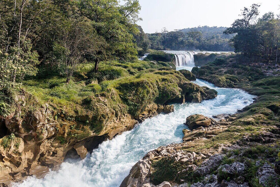 Mexico, Chiapas state, Las Nubes, Santo Domingo river waterfall