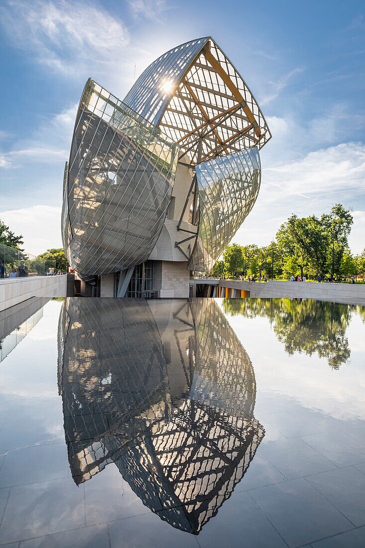 France, Paris, along the GR® Paris 2024 (or GR75), metropolitan long-distance hiking trail created in support of Paris bid for the 2024 Olympic Games, Bois de Boulogne, Louis Vuitton Foundation designed by the architect Frank Gehry