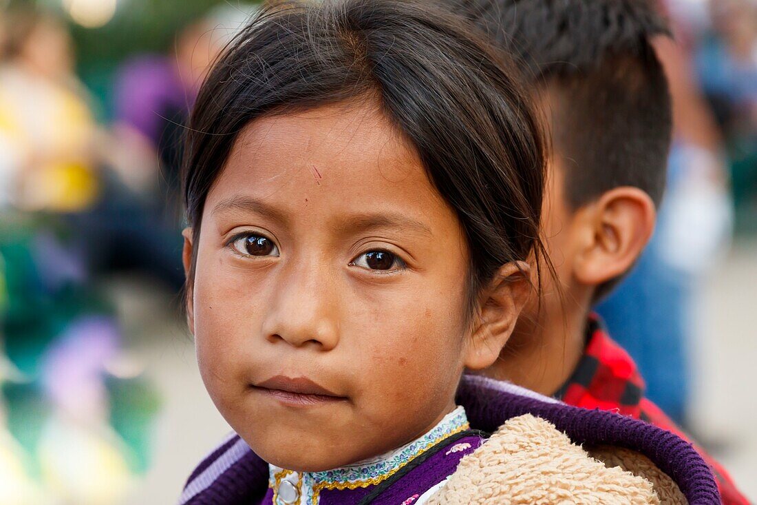 Mexiko, Bundesstaat Chiapas, San Cristobal de las Casas, Porträt eines Tzotzil-Mädchens