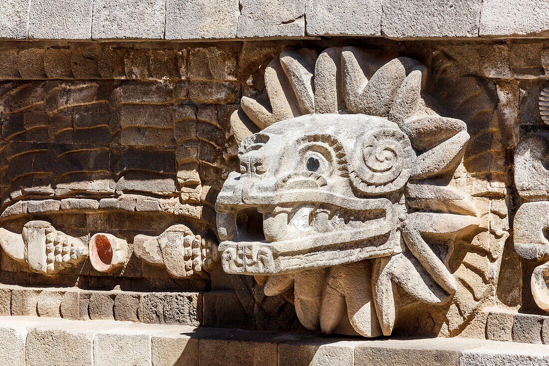 Mexiko, Bundesstaat Mexiko, Teotihuacan (UNESCO-Welterbe), Tempel des Quetzalcoatl, Skulptur des Quetzalcoatl (der gefiederten Schlange)