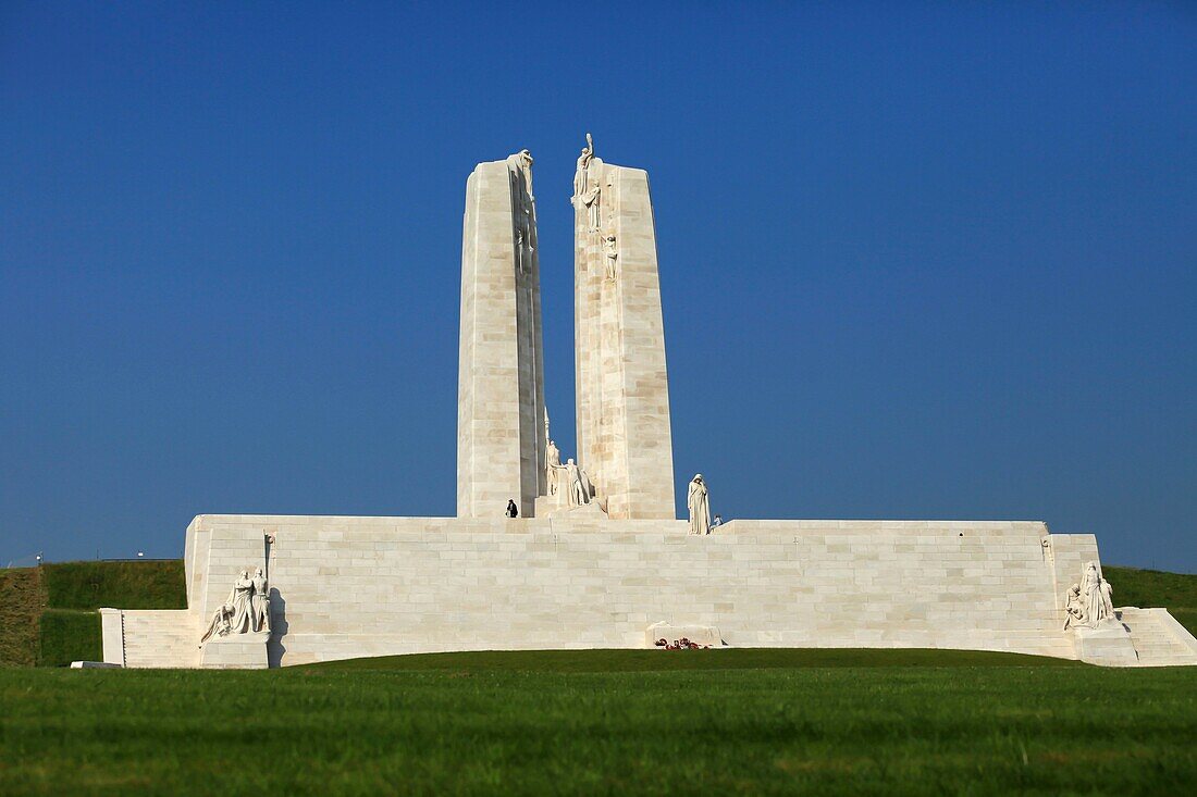 France, Pas de Calais, Givenchy en Gohelle, Vimy Memorial, Memorial honoring Canadian soldiers who fell in 1917 during the Battle of Vimy Ridge