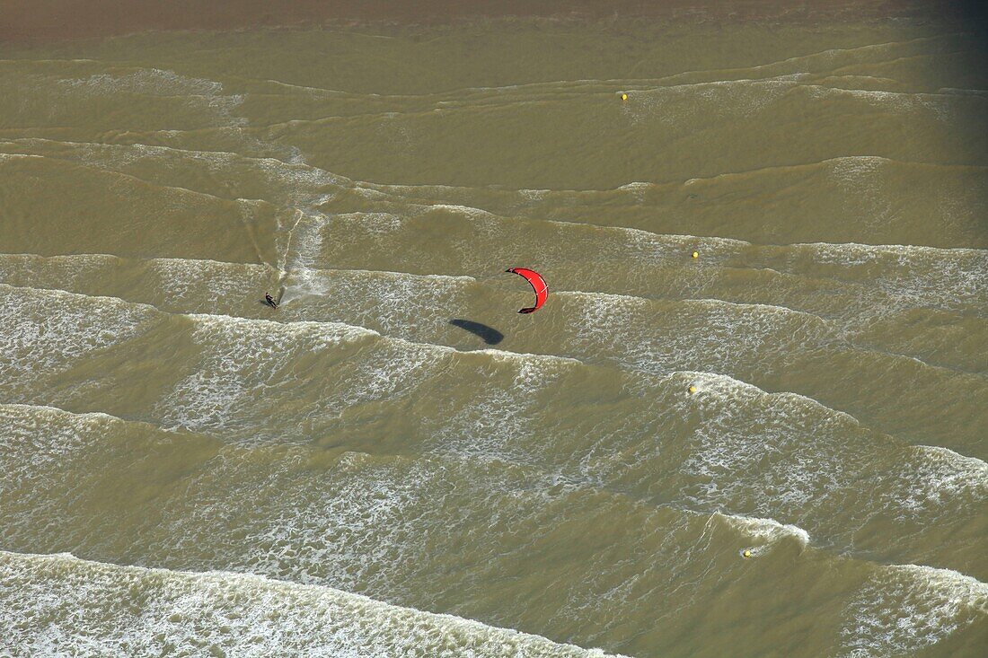 France, Pas de Calais, Le Touquet, Kite surfing on the Opal Coast north of Le Touquet