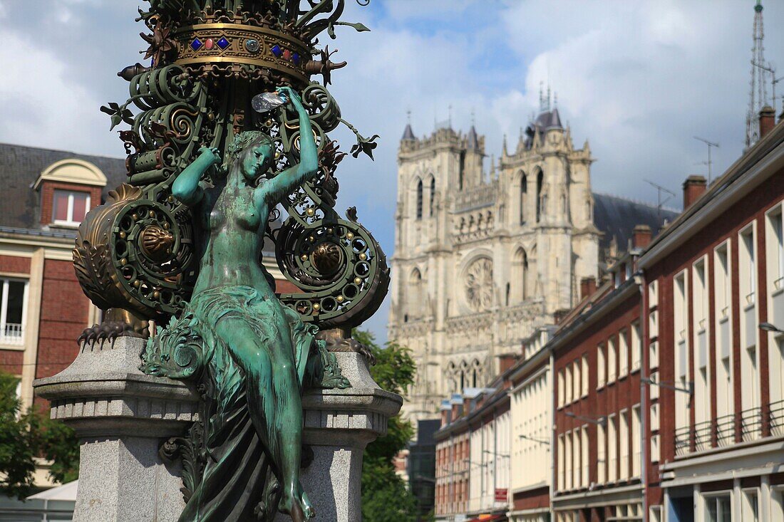 Frankreich, Somme, Amiens, Uhr Dewailly von Emile Ricquier in Amiens (Ecke rue des Sergents rue Dusevel, Amiens)