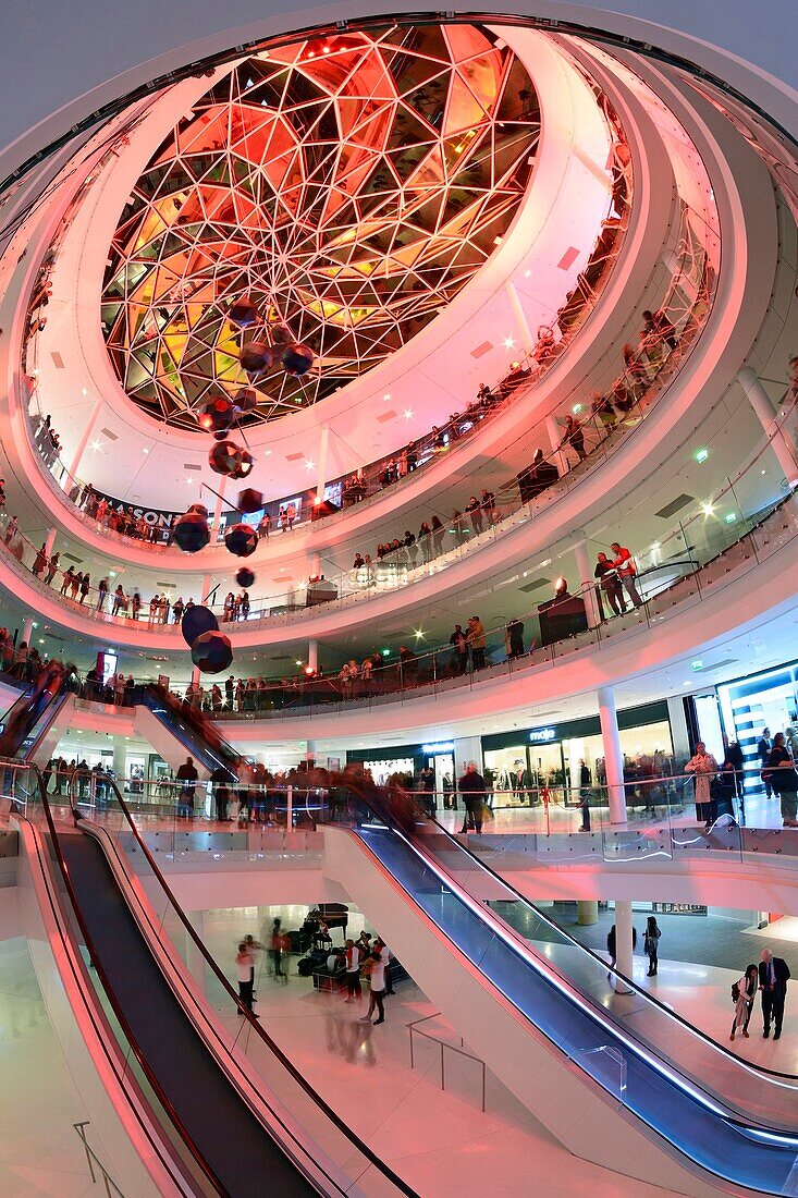 France, Paris, district of Front de Seine, Beaugrenelle shopping center by Valode et Pistre architect firm