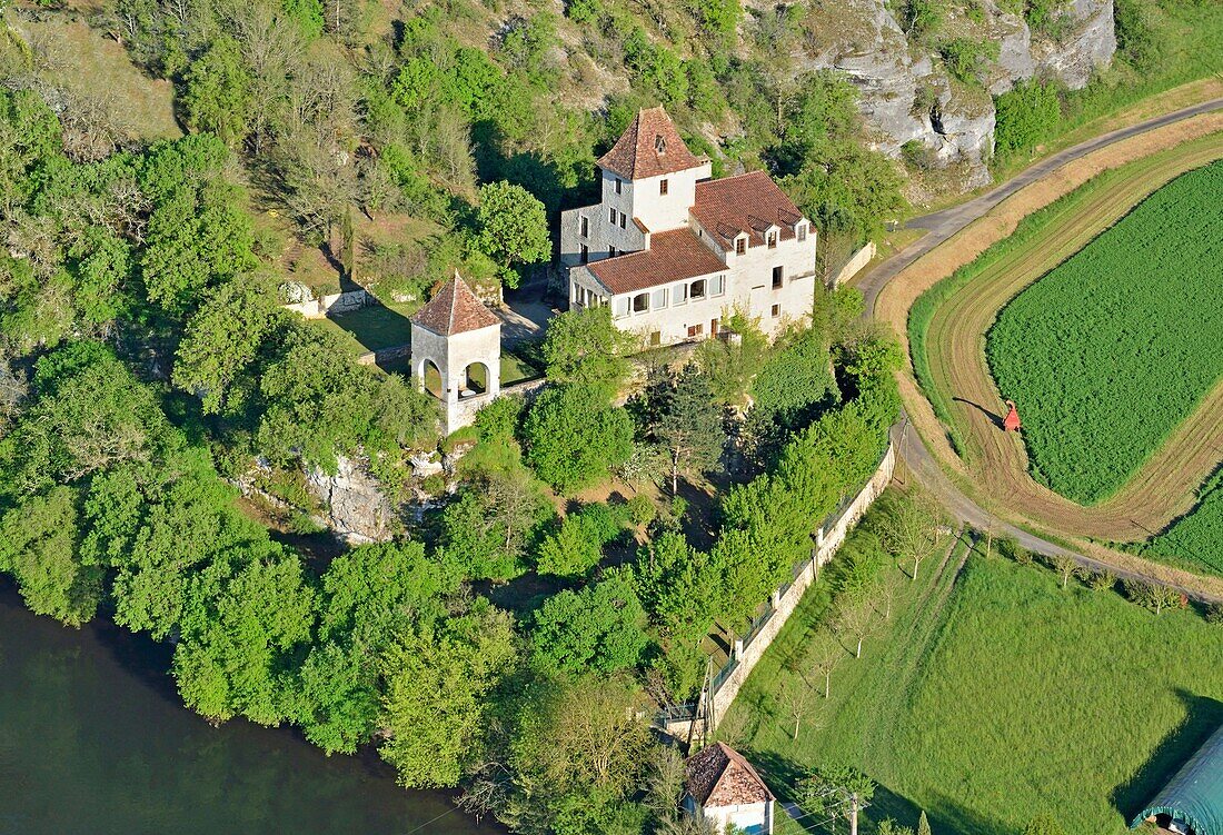 France, Lot, Lacave, Landscape on the edge of the Dordogne river (aerial view)