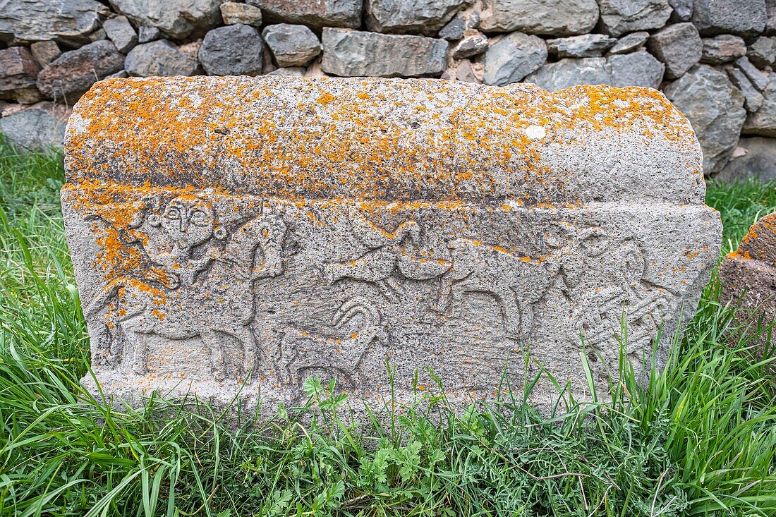 Armenien, Region Syunik, Vaghatin, Vorotnavank-Kloster (11. Jahrhundert), geschnitztes Grab