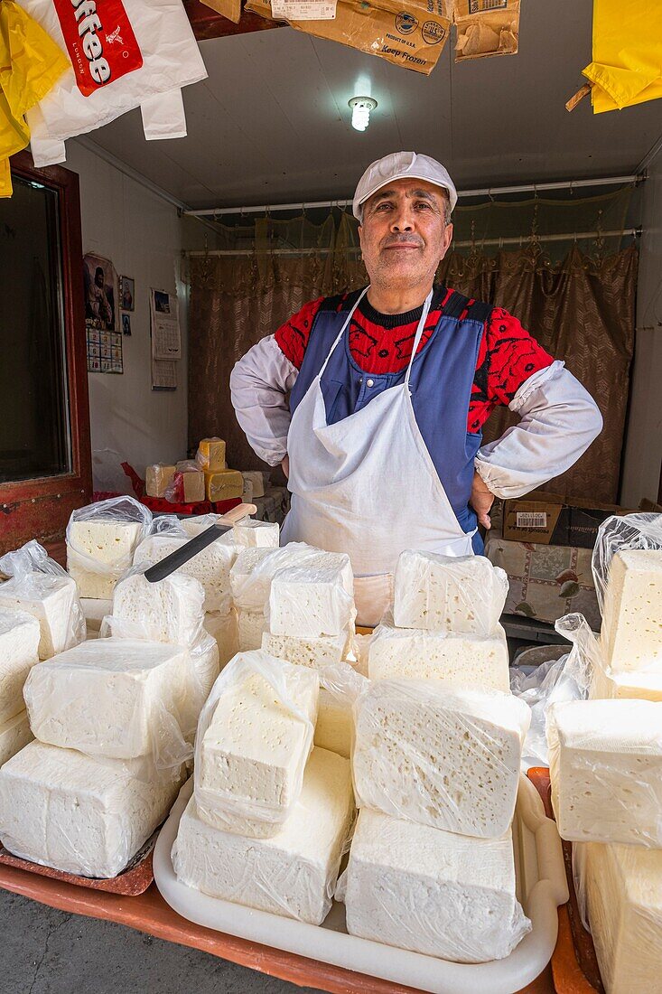 Armenien, Region Schirak, Gjumri, historisches Viertel oder Kumayri, der Markt, Verkauf von Käse