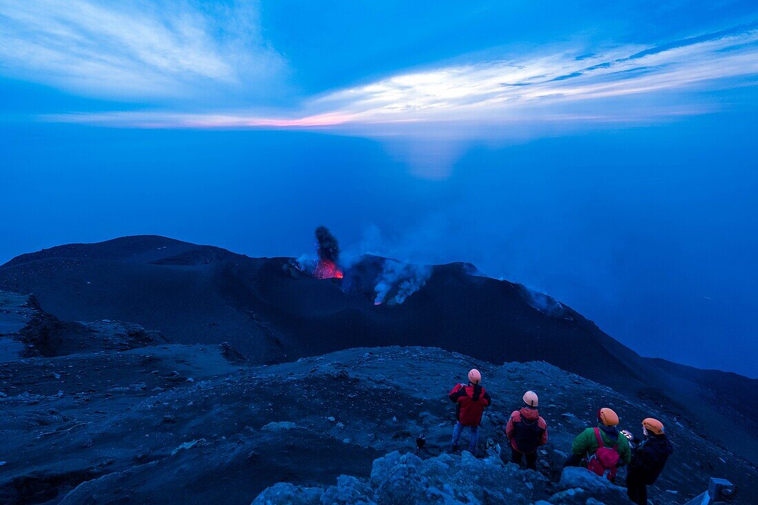 Italy, Sicily, Eolian Islands, Tyrrhenian sea, San Vincenzo, Stromboli volcano, eruption observed by trekkers from the summit 924 m