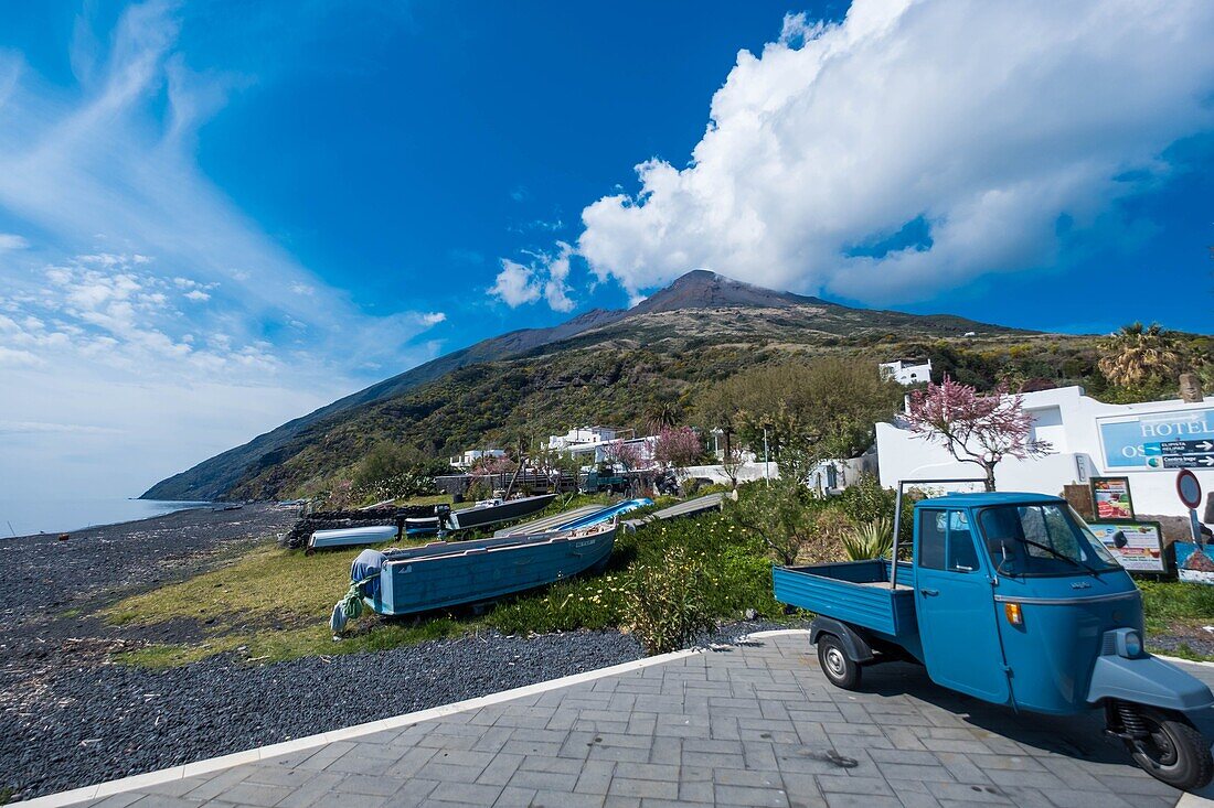 Italien, Sizilien, Äolische Inseln, Tyrrhenisches Meer, San Vincenzo, Vulkan Stromboli