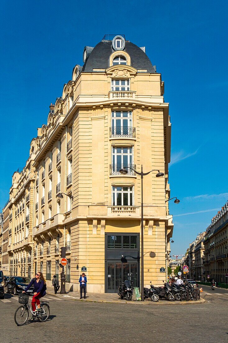 France, Paris, district of Monceau, Haussmann building