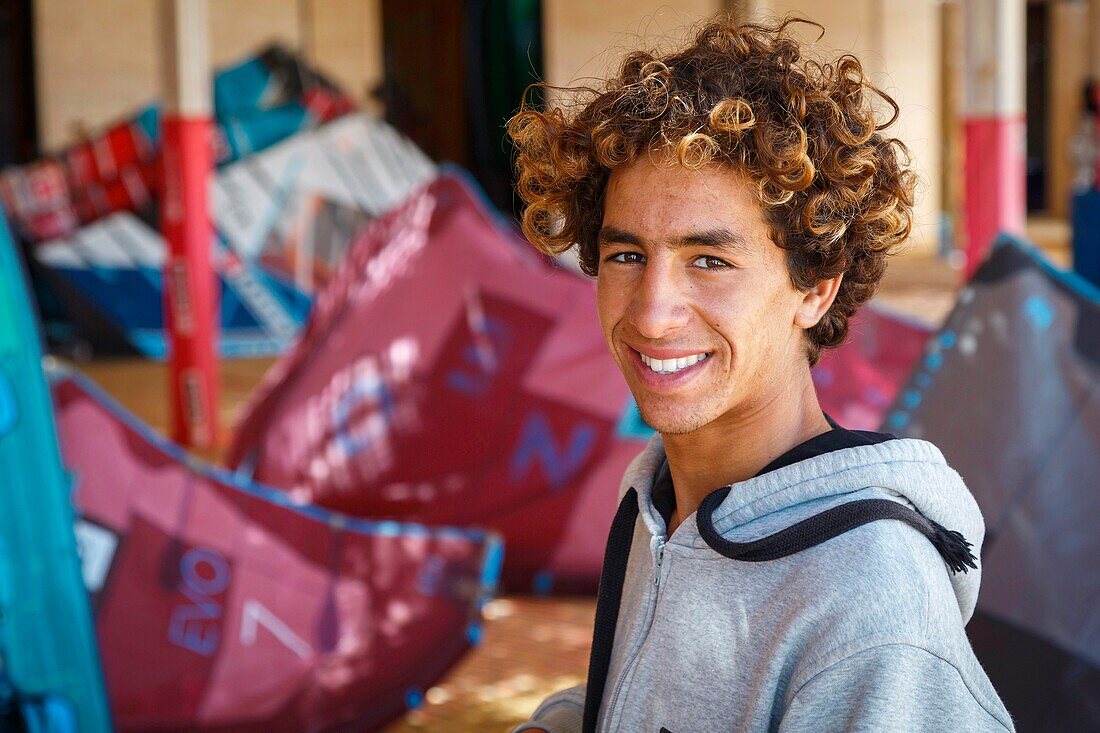 Marocco, Oued Ed-Dahab, Dakhla, portrait of a kite-surf instructor