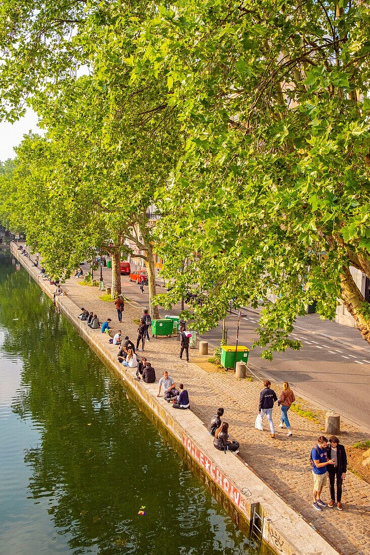 France, Paris, the Canal Saint Martin, Quai de Jemmapes