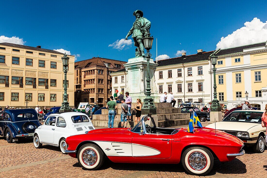 Sweden, Vastra Gotaland, Goteborg (Gothenburg), Gustave II Adolphe Square in Sweden and Swedish passion for old cars