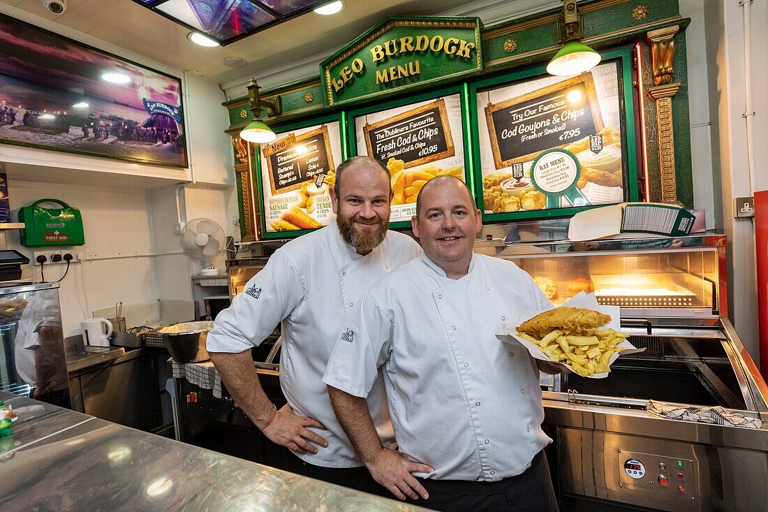 Ireland, Dublin, the fish and chips restaurant Leo Burdock, the best in town, Darren the manager and his employee Stevo