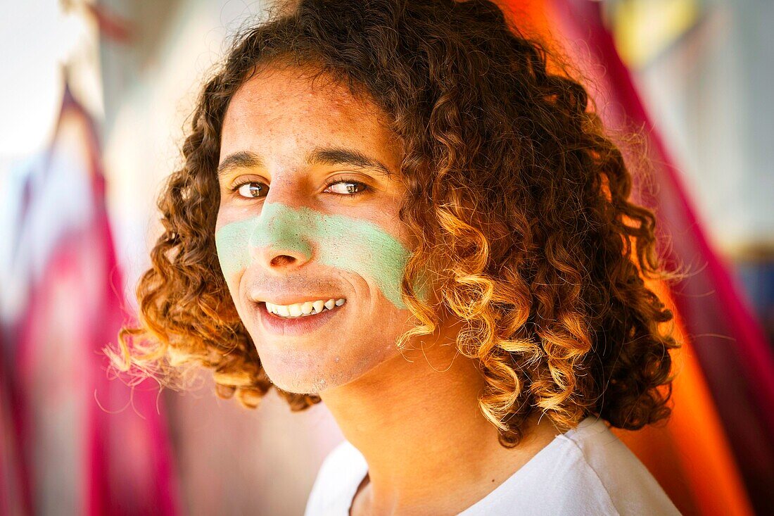 Marocco, Oued Ed-Dahab, Dakhla, portrait of a kite-surf instructor