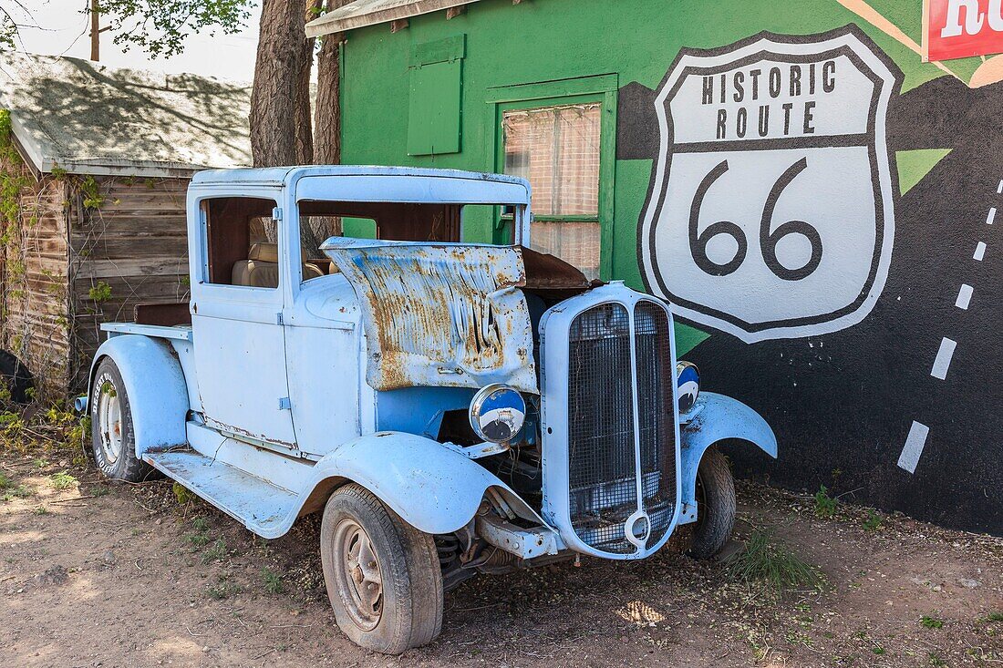 Vereinigte Staaten, Arizona, Route 66, Seligman, altes Auto